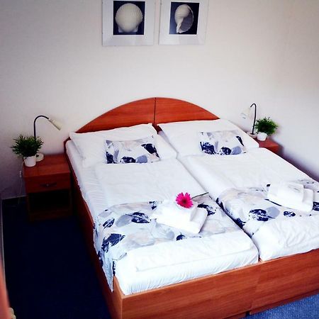 Hotel S-Centrum Benesov  Kültér fotó