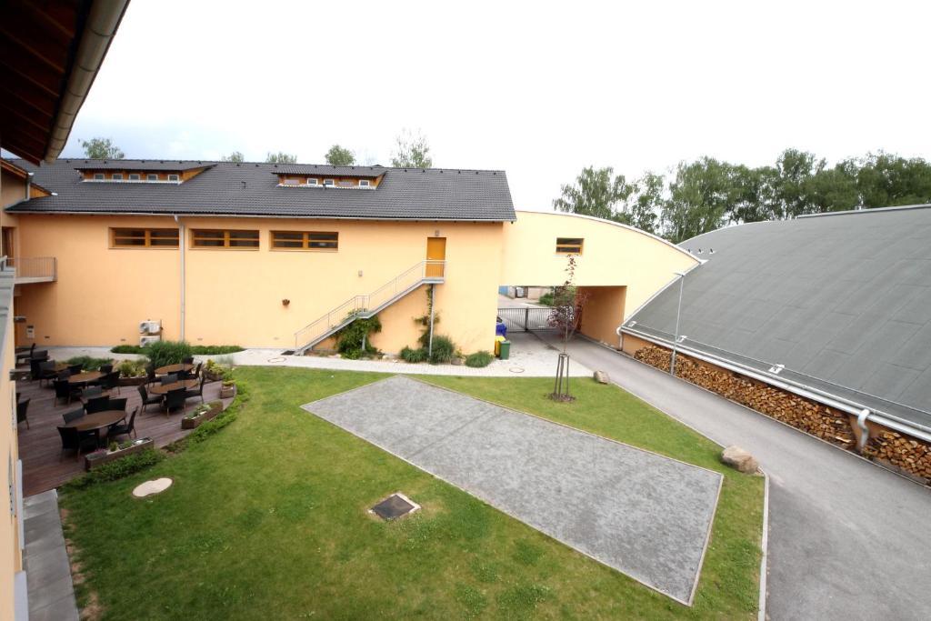 Hotel S-Centrum Benesov  Kültér fotó