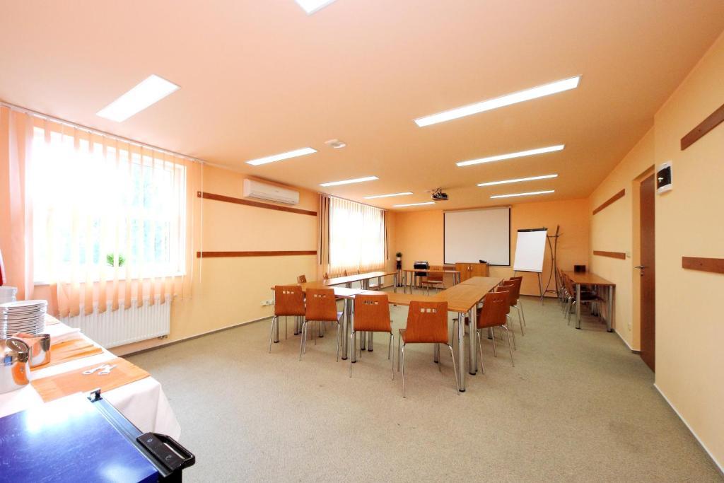 Hotel S-Centrum Benesov  Kültér fotó