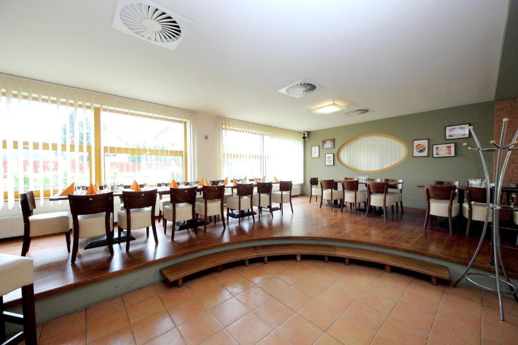 Hotel S-Centrum Benesov  Kültér fotó