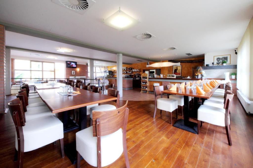 Hotel S-Centrum Benesov  Kültér fotó