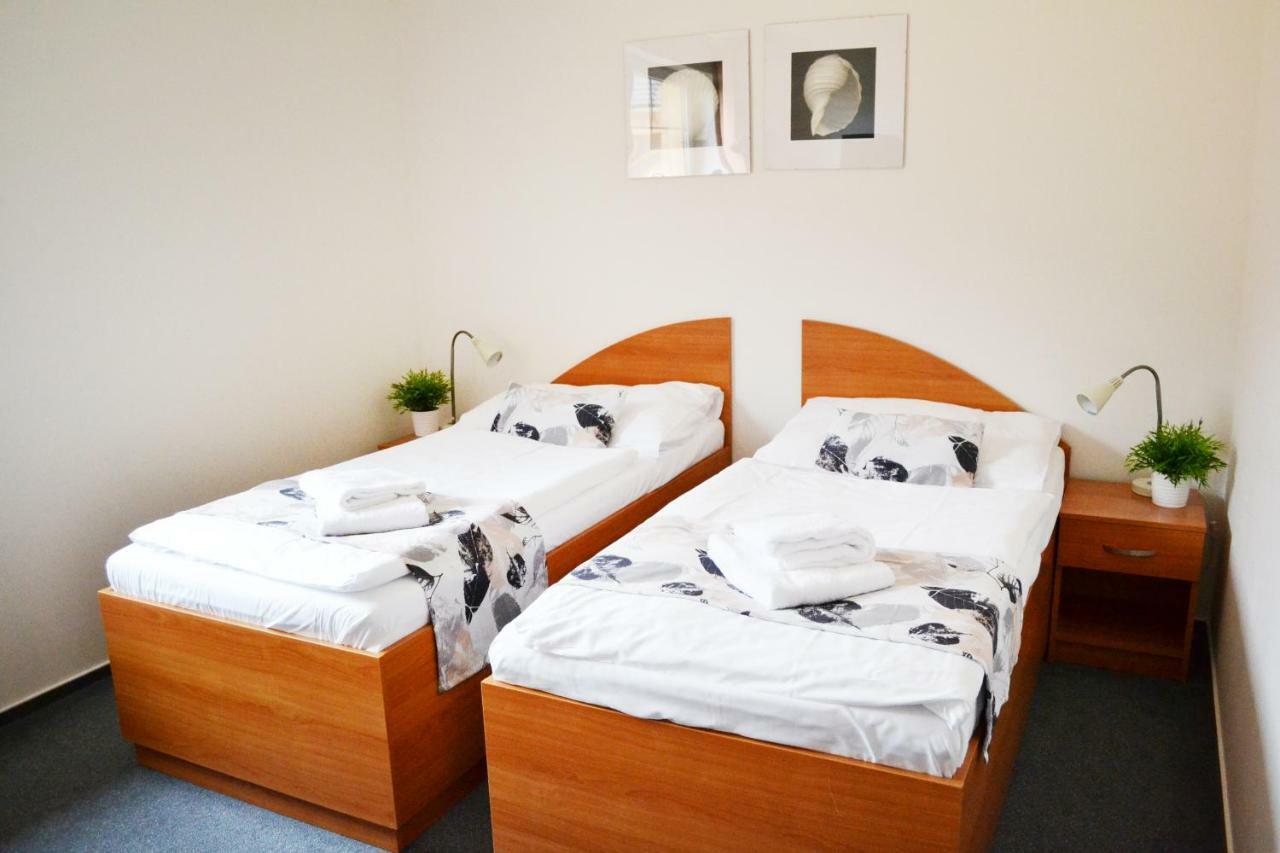 Hotel S-Centrum Benesov  Kültér fotó