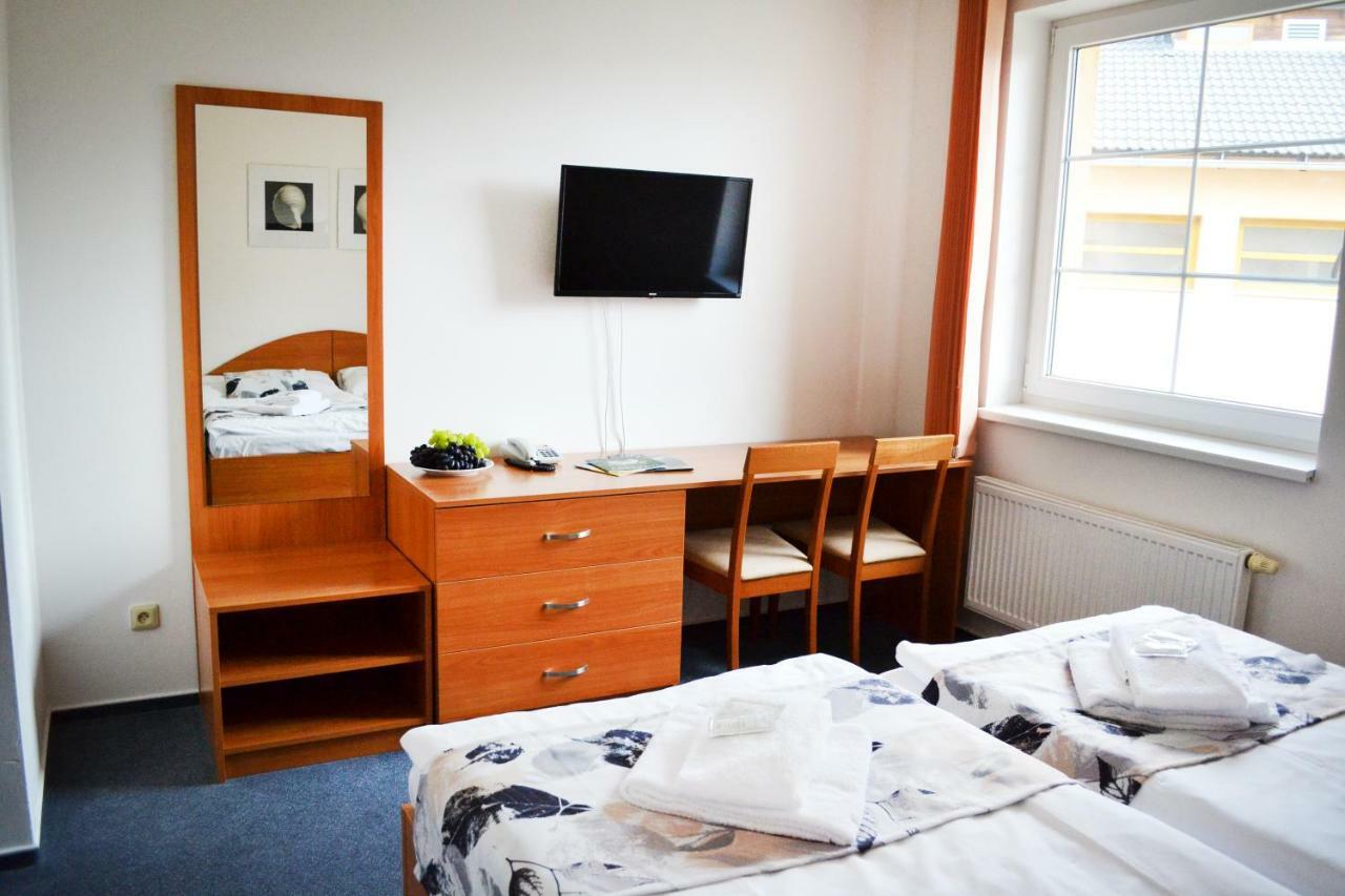 Hotel S-Centrum Benesov  Kültér fotó