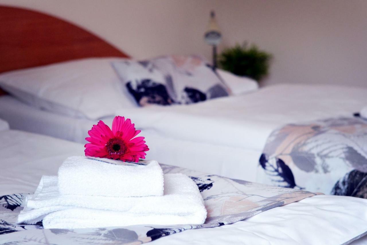 Hotel S-Centrum Benesov  Kültér fotó